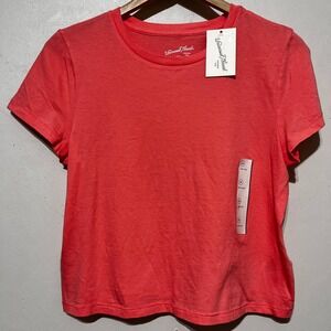 Universal Thread Women's T-shirt size Medium in Peach Color